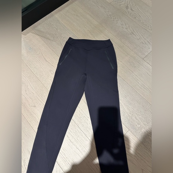 Lululemon Jogger - Picture 2 of 4